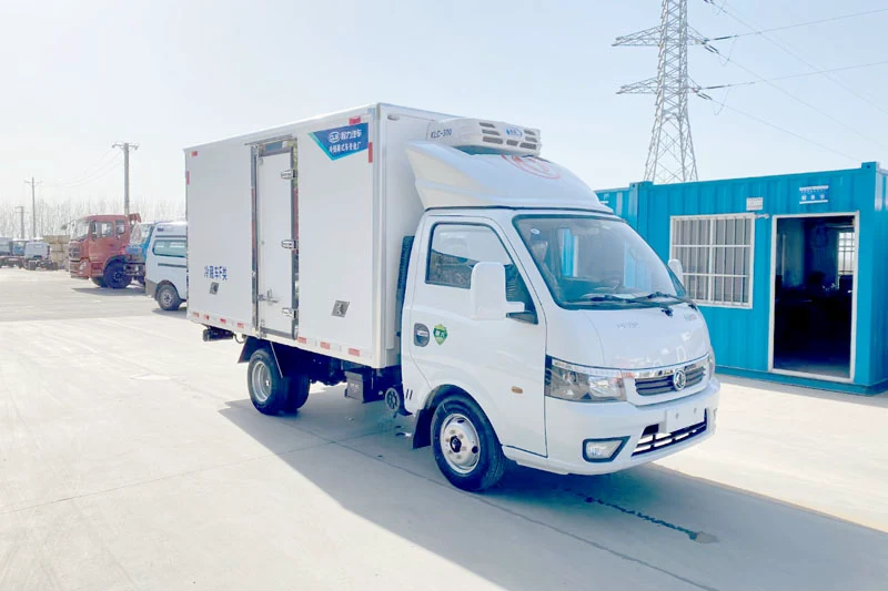 3.5m Dongfeng Refrigerated Truck